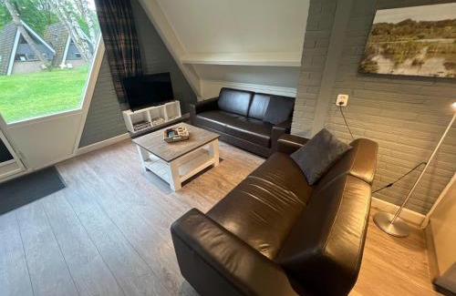 Stramproy House | Charming Holiday Home with WiFi