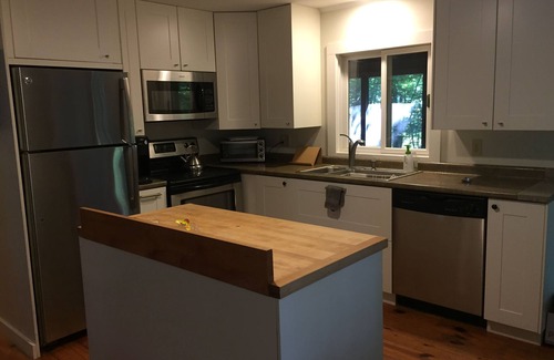 Glendale House | Charming home in private Beachwood Community on Lake Mahkeenac, Stockbridge