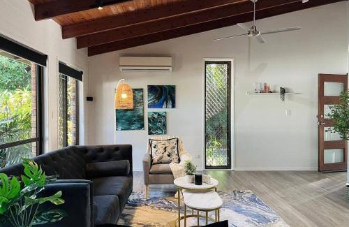 Sunnybank House | Charming Home in Sunnybank close to plaza with Pool