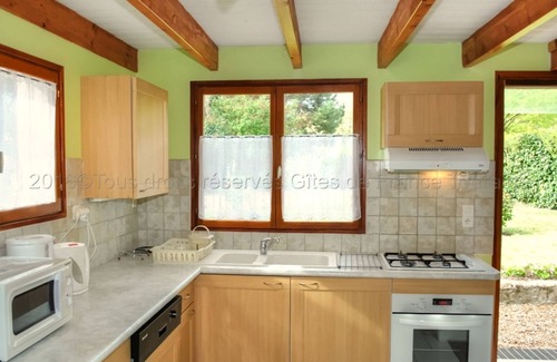 Azay-sur-Cher Cottage | Charming Home near Loire Castles, Tours & Vineyards - Large Garden, Family Friendly, WIFI