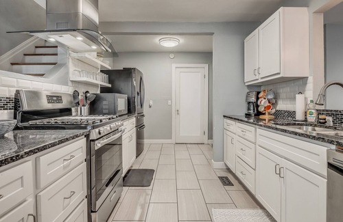 Central Oklahoma City House | Charming home near Fairgrounds & DownTown sleeps 9