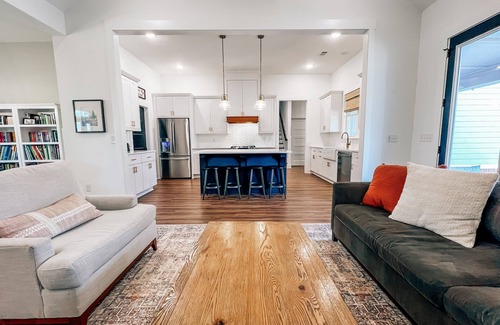 Harlem House | Charming home perfect for Master's week - accessible to the National.