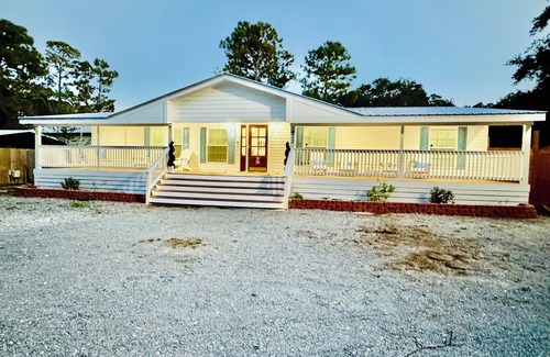 Santa Rosa Beach Cottage | Charming home in Santa Rosa Beach, FL, located near 30A Beaches and Destin.