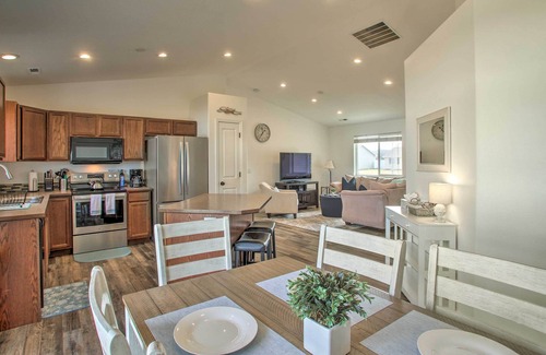 Post Falls House | Charming Home w/Hot Tub, 3 mi to falls park!