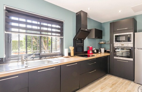 Ardevon Cottage | Charming Home with Spa, BBQ, Bikes, and Stunning Mt St-Michel Views!