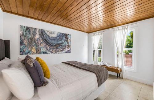 Biscayne Park House | Charming Home with Pool in Biscayne Park