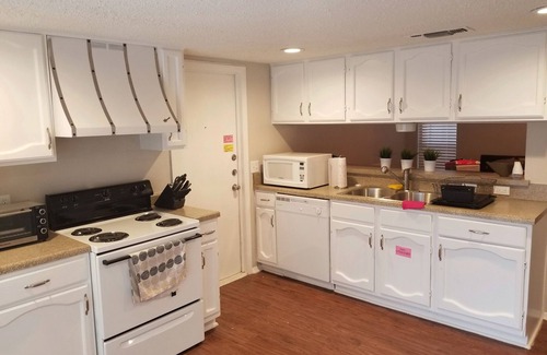 West San Antonio House | Charming home with Great Location and Amenities