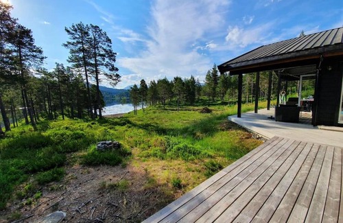 Stryn House | Charming house by a small lake
