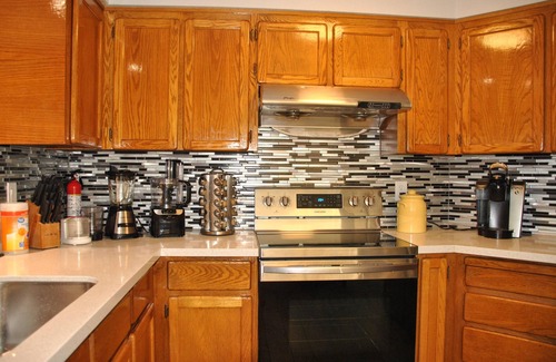 Beaverton House | Charming house for 19. Huge beds, bathrooms on main floor.