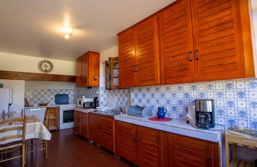 La Roque-Gageac Cottage | Charming House in La Roque-Gageac: Terrace, BBQ, Near Dordogne River and Historic Sites