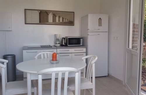 Longueil House | Charming house in a scenery garden, sea sight