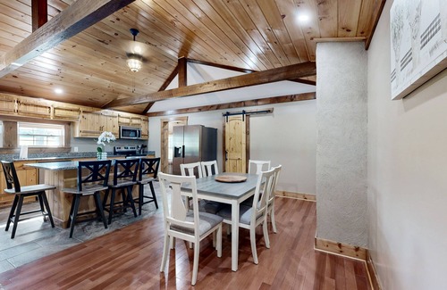 Salem House | Charming house in Morganton near wineries, restaurants and cinemas
