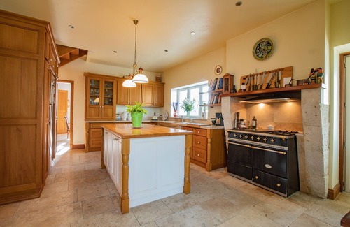 Mezin House | Charming house village - heated private pool & outside ktichen