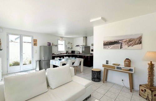 Rivedoux-Plage House | Charming house with enclosed garden and pool