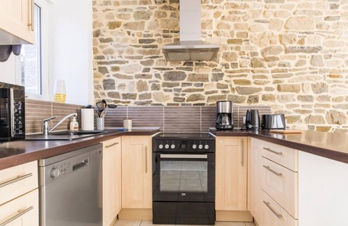 Jullouville Cottage | Charming house with private garden and terrace in Jullouville