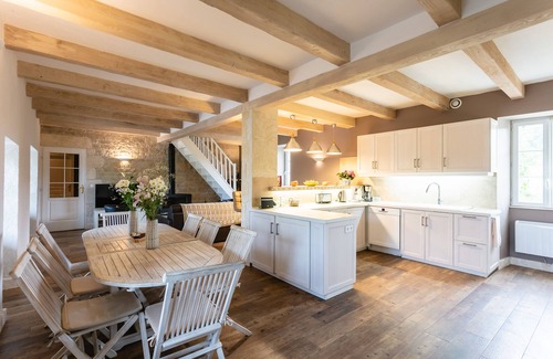 Monflanquin House | Charming house with swimming pool and jacuzzi, and its outbuildings