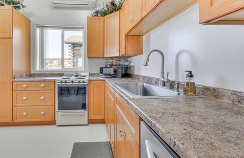 Ellston House | Charming Iowa Home: 1 Mi to Golf