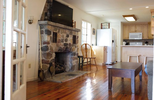 Town of Jerusalem Cottage | Charming Keuka Lake Cottage with gorgeous views and private beach