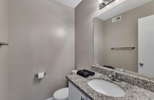 Durham Apartment | Charming King 2BR Suite in Research Triangle Park
