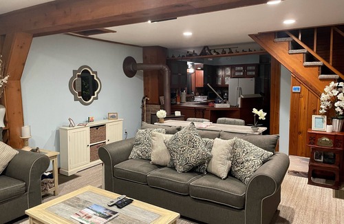 Hopatcong House | Charming lakehouse on the water, 2 slip dock, full bar on the water