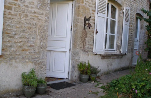 Vindefontaine House | Charming large house in a rural village with mature enclosed gardens