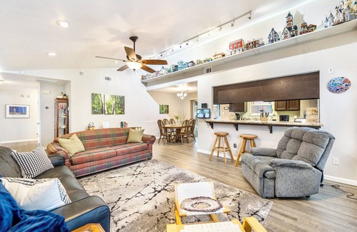 Lodi House | Charming Lodi Getaway Near Vineyards & Downtown!