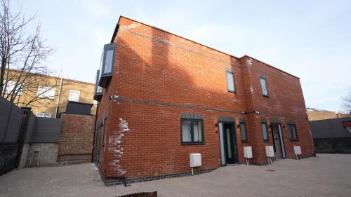 Harlesden House | Charming London House - Sleeps 5 & Outdoor Space