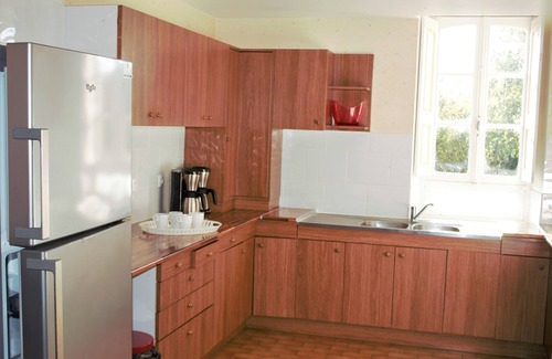 Saint-Fort Cottage | Charming longère, vast green spaces, private covered swimming pool