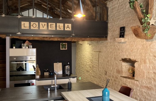 Lalbenque House | Charming Lovela gîte with wood-burning spa