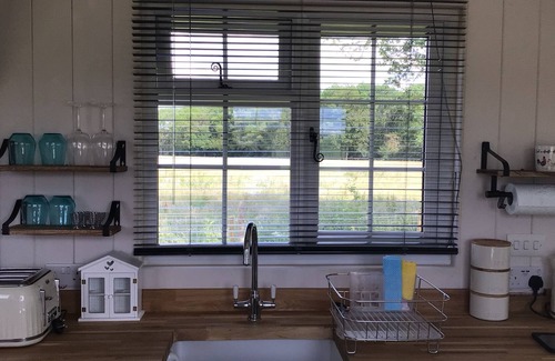 Mattingley Cabin | Charming Luxurious Rural Shepherds Hut