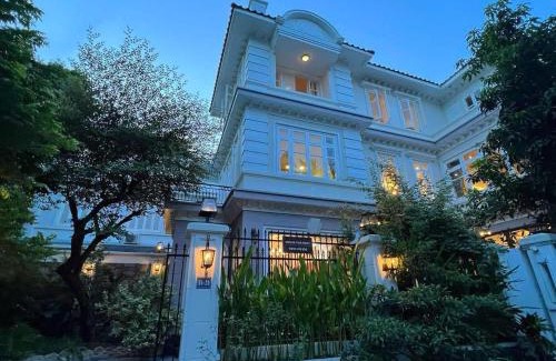 Khu đo thi Ciputra Villa | Charming luxury villa with outdoor spa and garden 4 bedrooms
