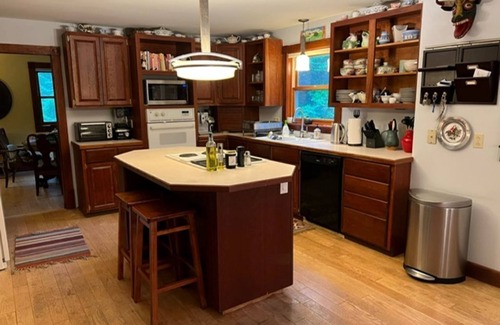 Mackinac Island Cottage | Charming Mackinac Island cottage close to Woods golf course