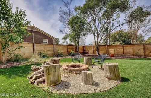 Kings Grant House | Charming Mid-Century Modern get away for up to 7