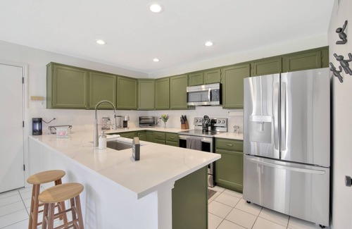 North Central Carrollton House | Charming, modern, cozy N. Dallas, pet friendly home at superb location