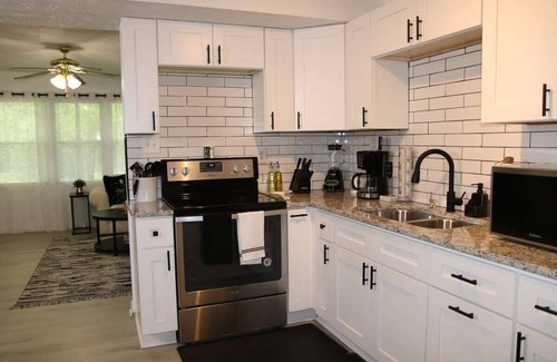 Buford Apartment | -> Charming Modern Guest House Near Lake Lanier.