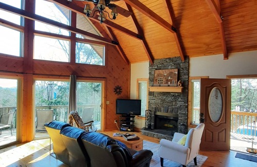 Ranger Cabin | Charming, Mountain Top Get Away !!! 5 Star