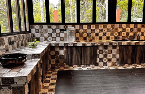 Kampung Besar House | Charming Nature Kampung Home for Family Getaways