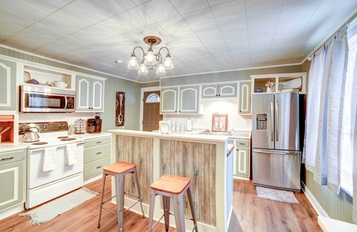 Negaunee House | Charming Negaunee Home ~ 2 Mi to Teal Lake!