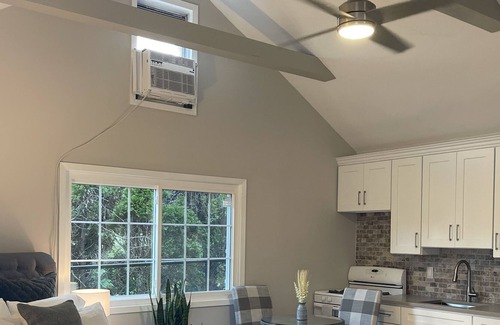 Locust Valley Cottage | Charming New Studio Guest House