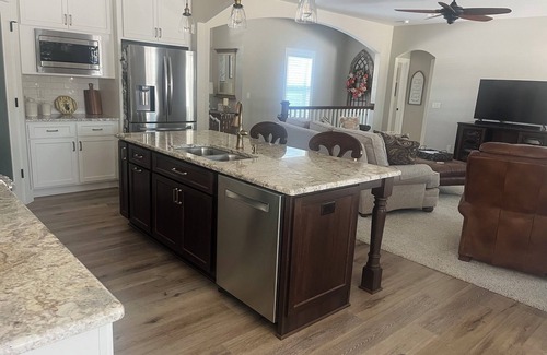 Butte Des Morts House | Charming newer 3-bedroom house in Greenville; 2.5 mi from Appleton airport