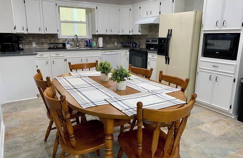 Carthage House | Charming, newly remodeled 2-bedroom duplex near Carthage w/AC, fast WiFi
