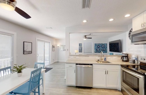 Surfcrest Village Cottage | Charming Oceanfront Key West Style Cottage at Surf Crest Village #9
