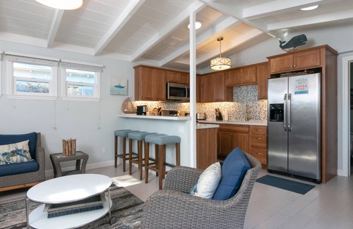 Pierpont Bay House | Charming Ocean-Block Beach 1 Bedroom Duplex with Awesome Indoor/Outdoor Living