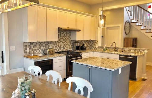 Rehoboth Beach Cottage | Charming Ocean Block Home with Modern Amenities, Steps to Beach & Boardwalk!