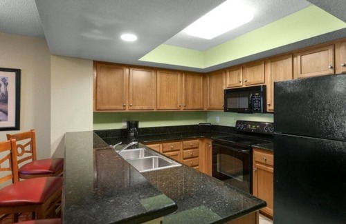 Downtown Myrtle Beach Condo | Charming Oceanfront One Bdrm Condo: MB Boardwalk