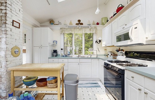 Five Islands House | Charming Oceanfront House with Deck, Cozy Loft, and Direct Beach Access