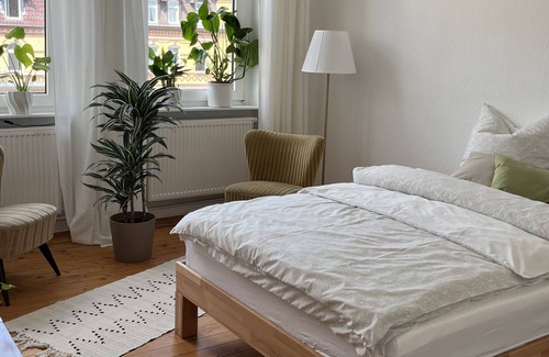 Kassel Condo | Charming old-style apartment with south-facing balcony in a popular residential area