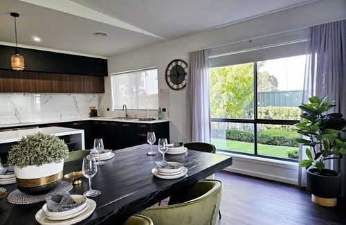 Kialla House | Charming on Cormorant