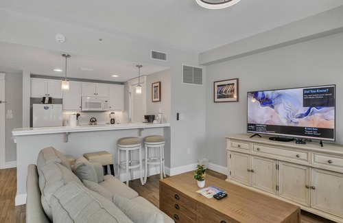 Villa Lago Condo | Charming One-Bedroom Unit: Balcony, Kitchen, Washer/Dryer for Your Convenience at Sandestin Golf and Beach Resort!