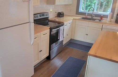St. Andrews House | Charming outdoor dream patio/bar/BBQ 3BR home